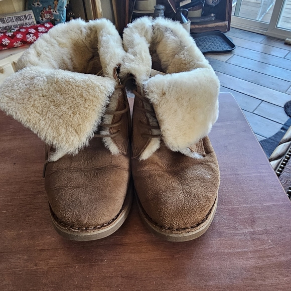 UGG Fleece Lined Bootie Size 8 - Picture 4 of 10